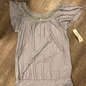 NWT / Robins Nest Blouse / large
